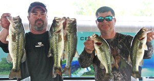 Brett Perry and Brian Leonard with the FOM winning stringer from the Ouachita River.